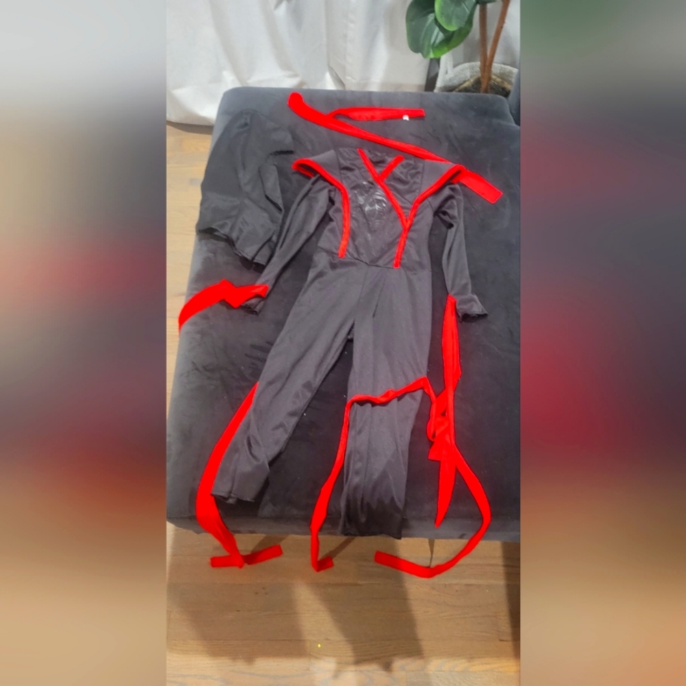 Kids Ninja Costume  SZ 3-4 withhold and head band